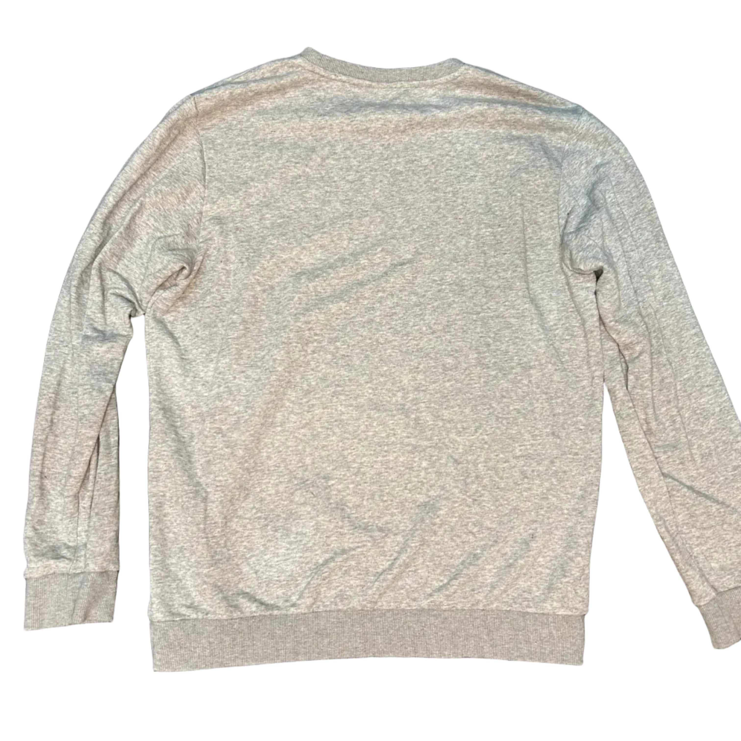 Light gray long-sleeve shirt on a dark gray background