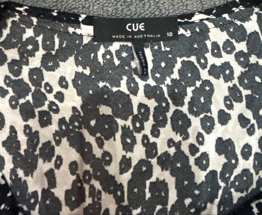 Vintage size 10 CUE top