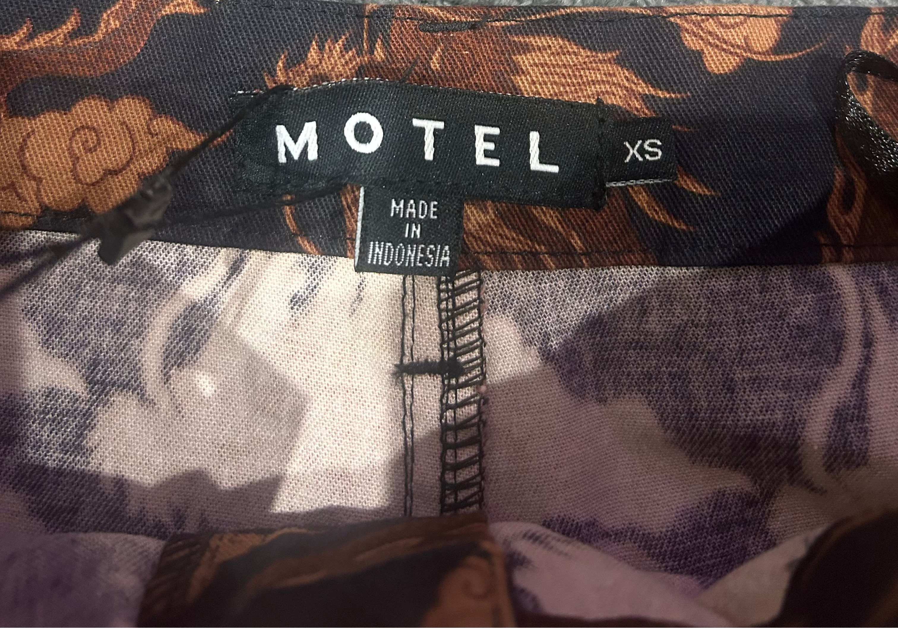 MOTEL size XS Dragon Pants